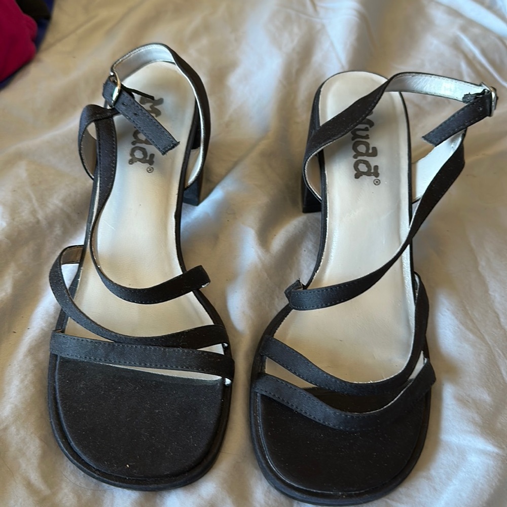 EUC Mudd prom heels